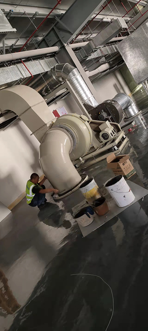 東莞電鍍車間排風(fēng)系統(tǒng)安裝工程施工現(xiàn)場